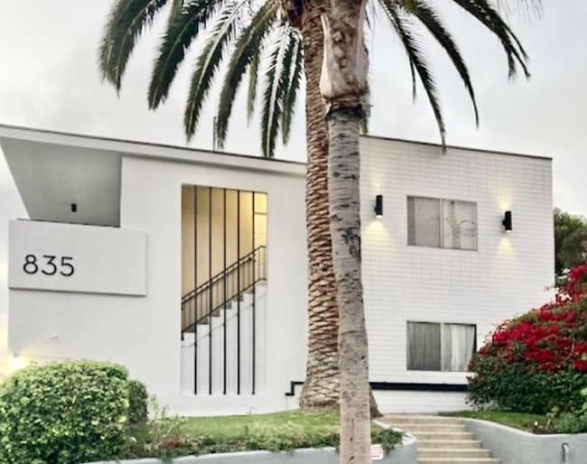 Building Photo - 835 Ashland Ave Building Photo - 835 Ashland Ave