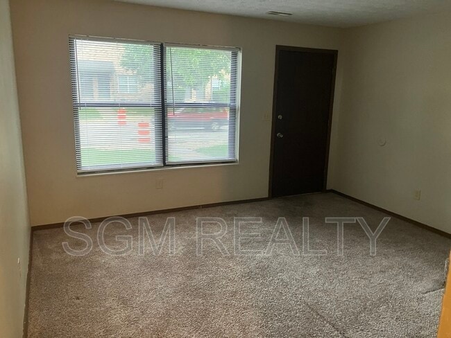 Building Photo - 1009 Belle Valley Dr