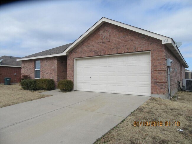 Building Photo - 304 Olivia Ln