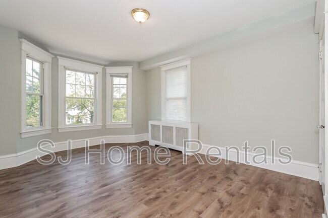 Foto del edificio - 745 Highland Ave
