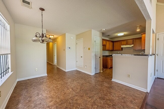 Building Photo - 920 Millers Bend Dr