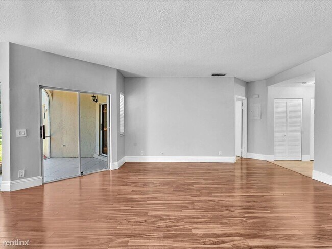 Building Photo - 2 br, 2 bath House - 6506 Via Regina