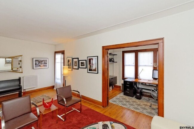 Building Photo - 42 Pinewood Ave
