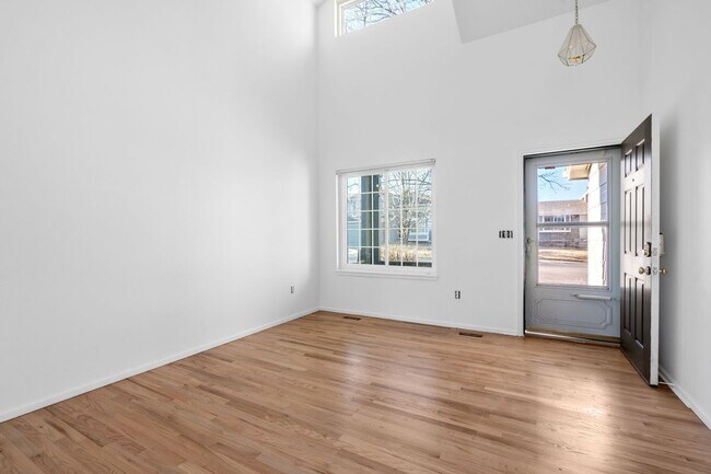 Building Photo - 12620 Winona Ct