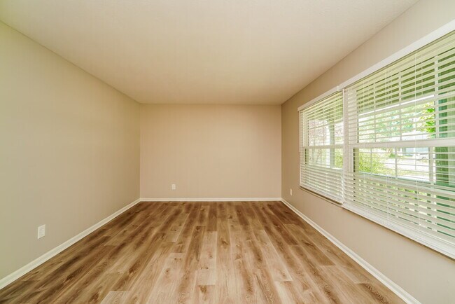 Building Photo - 8437 Papillon Ave