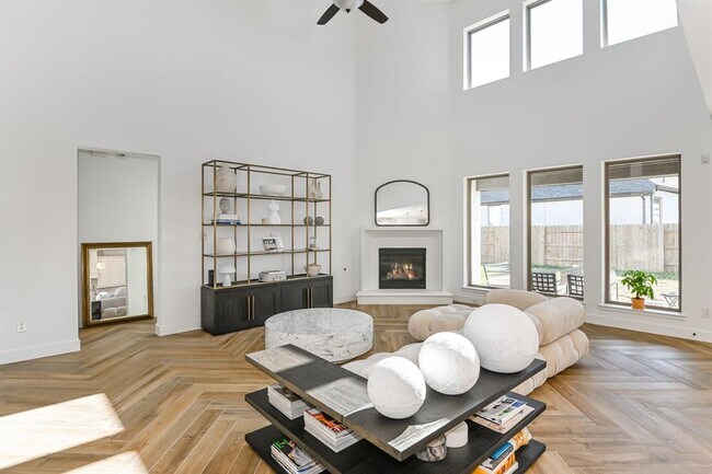 Foto del edificio - 23707 Fernbriar St