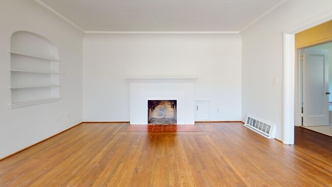Building Photo - 1481 N Adoline Ave