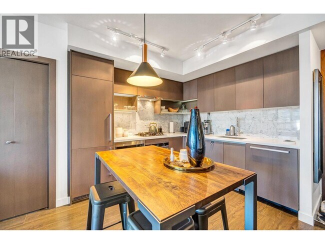 Photo du bâtiment - 68 Smithe St