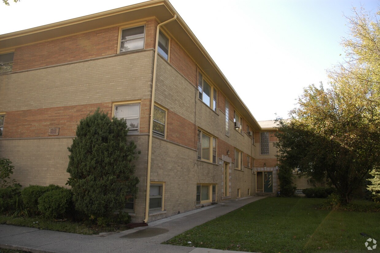 612614 Bellwood Ave, Bellwood, IL 60104 Apartments in Bellwood, IL