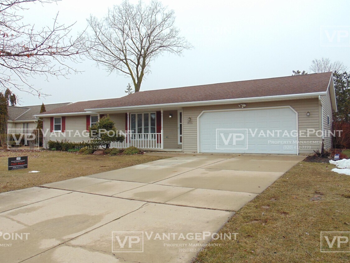 1250 Blue Ridge Dr, Ashwaubenon, WI 54304 House Rental in Ashwaubenon