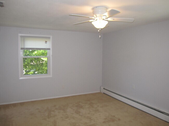 Building Photo - 50 Manchester Ln