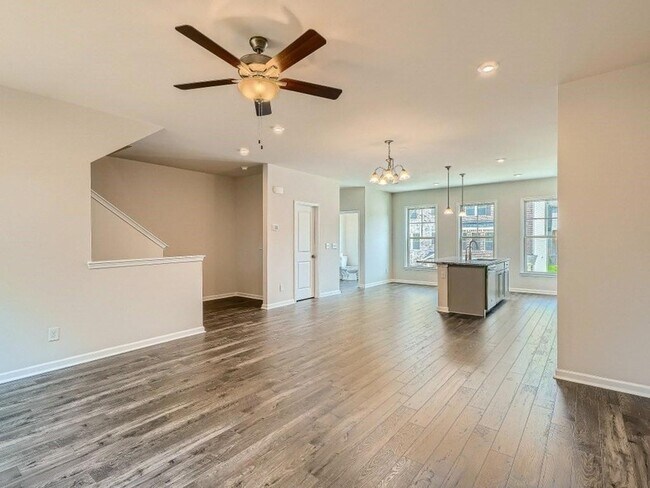 Foto del edificio - 3537 Hidden Valley Cir
