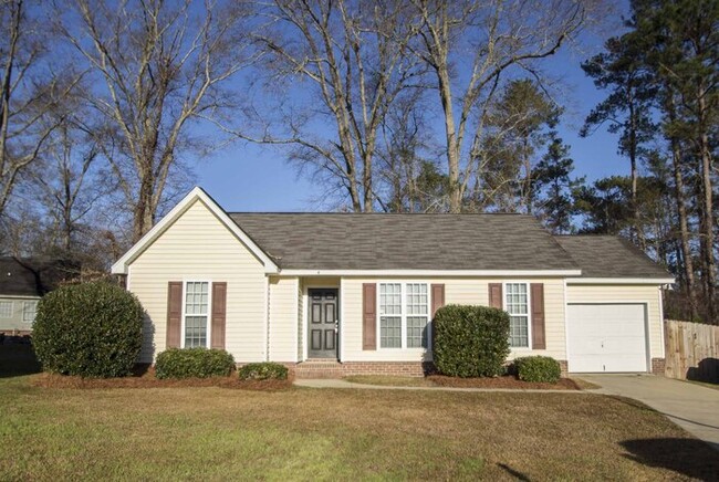 Building Photo - Make this your home today!