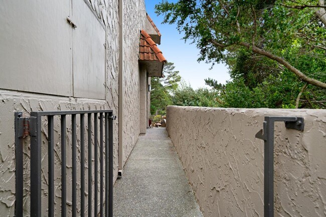 Foto del edificio - 2 Rinconada Cir