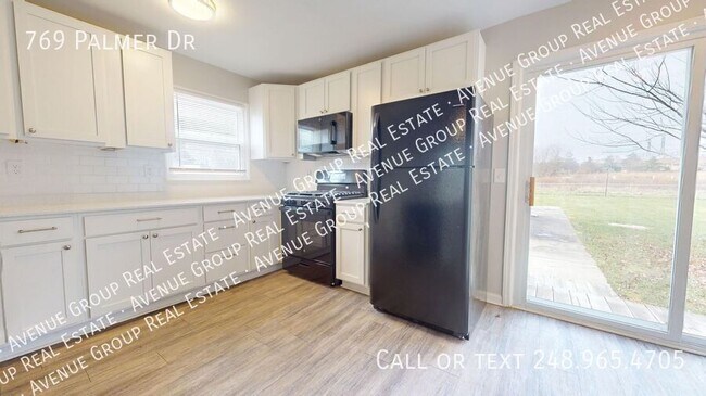 Foto del edificio - 769 Palmer Dr