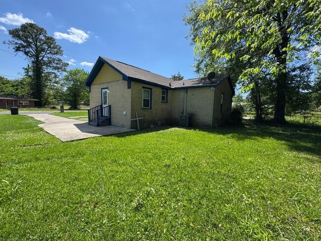 Building Photo - 2127 71st Ave