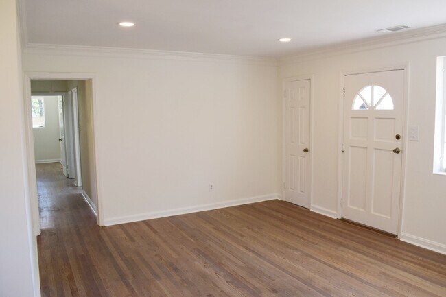 Foto del edificio - 2885 Central Ave