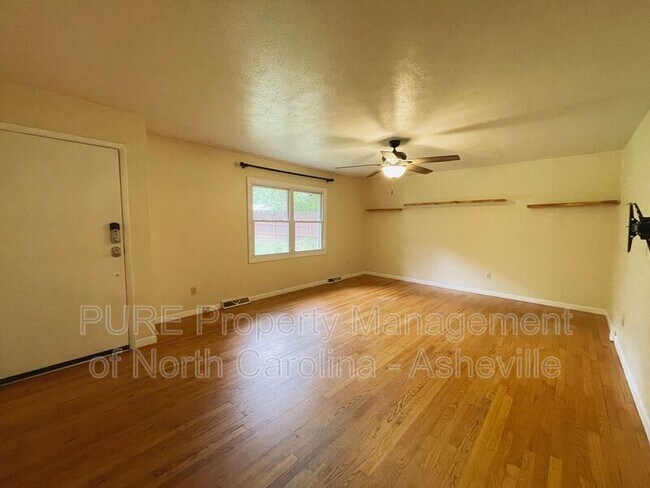 Foto del edificio - 44 Wake Robin Way