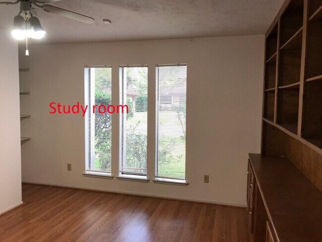 Foto del edificio - 2906 Green Fields Dr