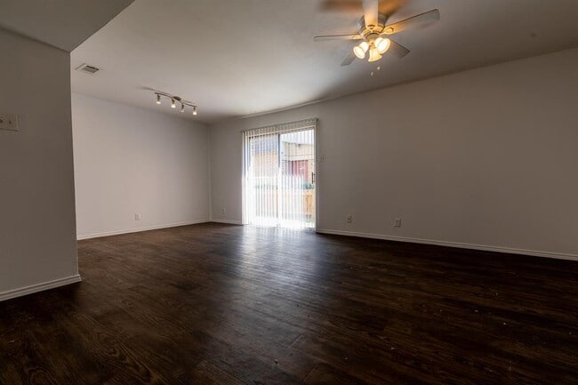 Foto del edificio - 5506 Grover Ave