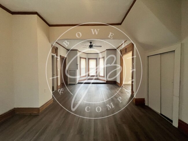 Building Photo - "Charming 3-Bedroom with 2 Full Baths in t...