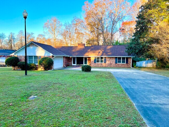 Foto del edificio - 2401 Clematis Trl