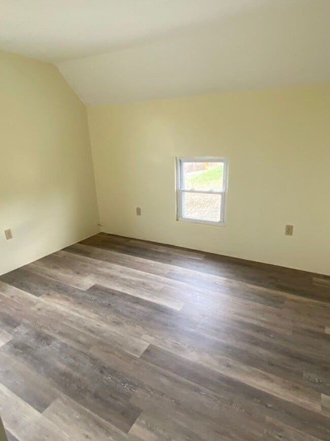 Building Photo - 14463 Maple St