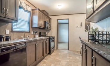 Building Photo - 17148 Canterbury Cir