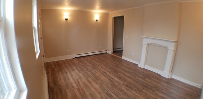 Building Photo - 408 24th St