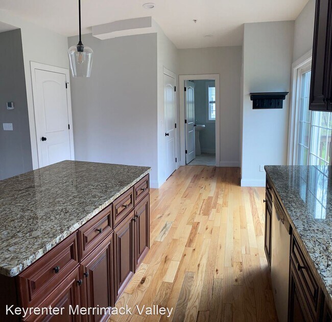 Building Photo - 3 br, 2.5 bath House - 9 Bicknell Circle