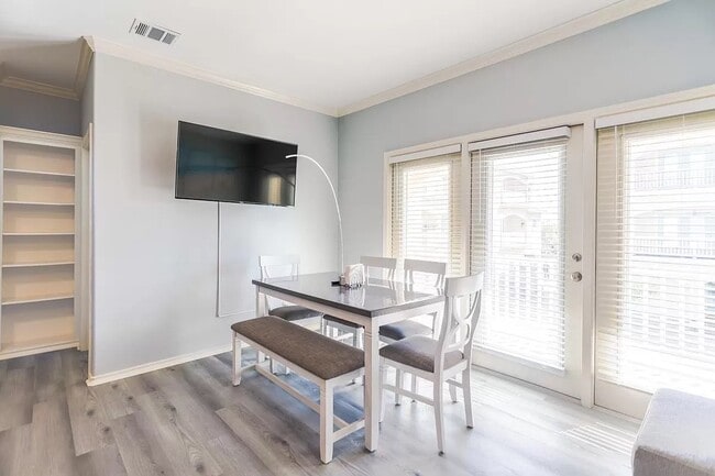 Building Photo - 14422 Verdemar Dr