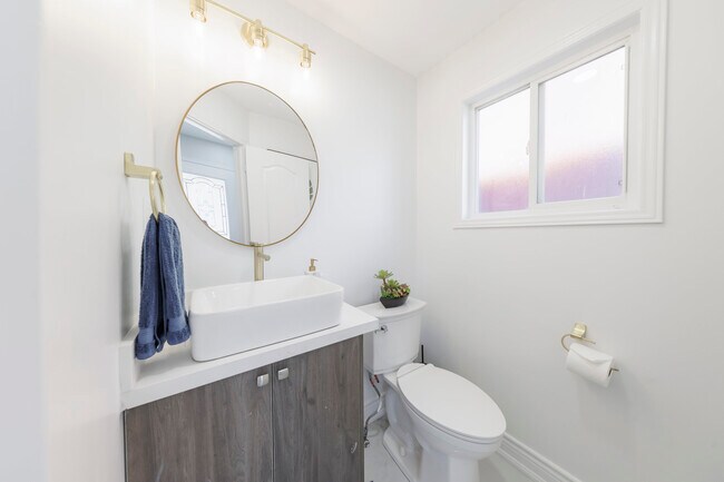 Powder Room - 48 Briarcrest Dr