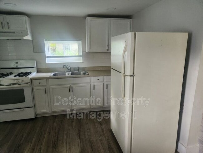 Building Photo - 1712 State Avenue