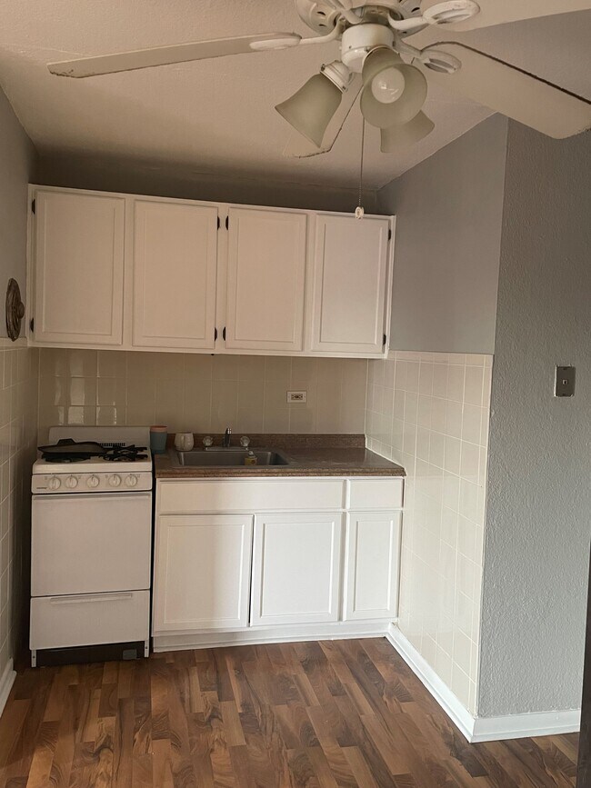 Foto del edificio - 6118 W 63rd St