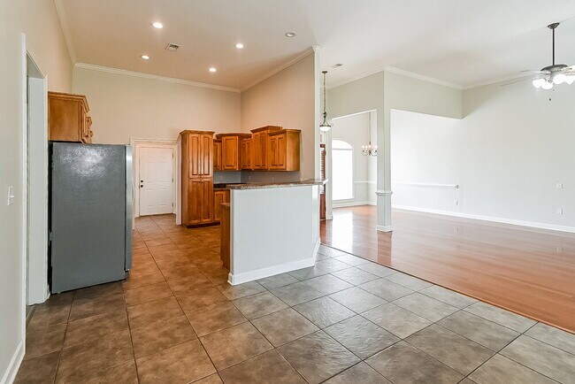 Foto del edificio - 3376 Valley Crest Dr