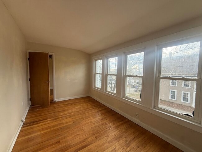 Building Photo - 442 Merrimack St