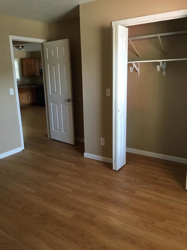 Brentwood Pointe Apartments Apartments in Pittsburg, KS