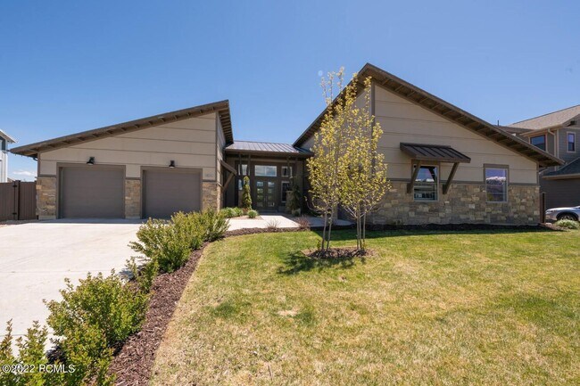 Building Photo - EAST CREEK RANCH IN SILVER CREEK