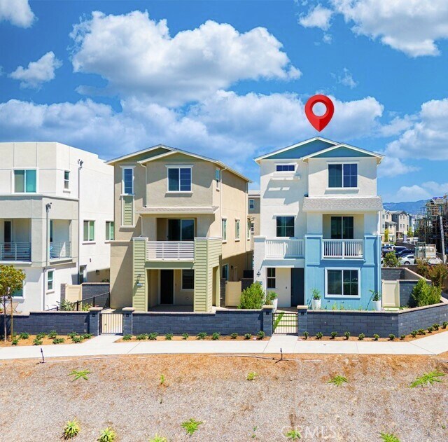 Foto del edificio - 241 Ruby Rd