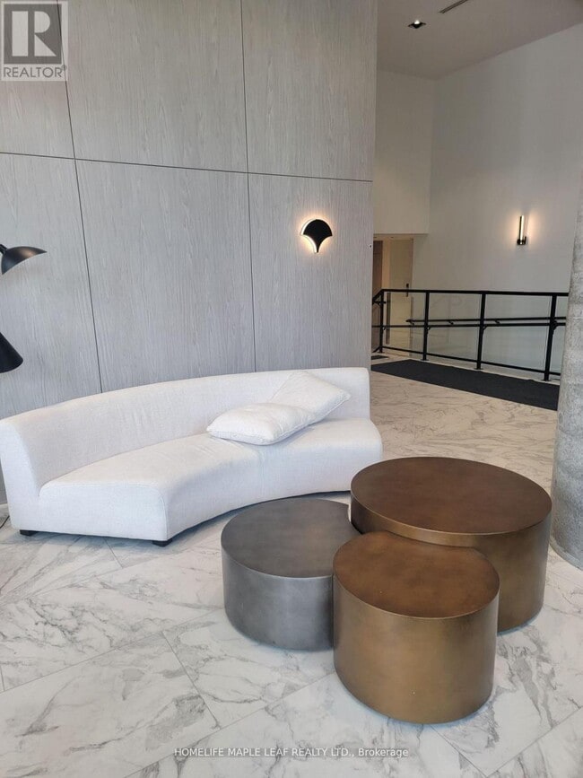 Building Photo - 15 Wellington St