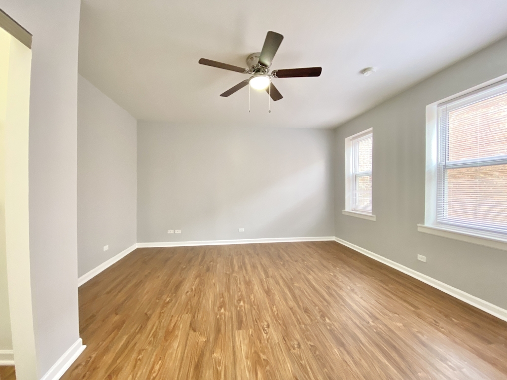 Foto del edificio - 4241 N Kenmore Ave