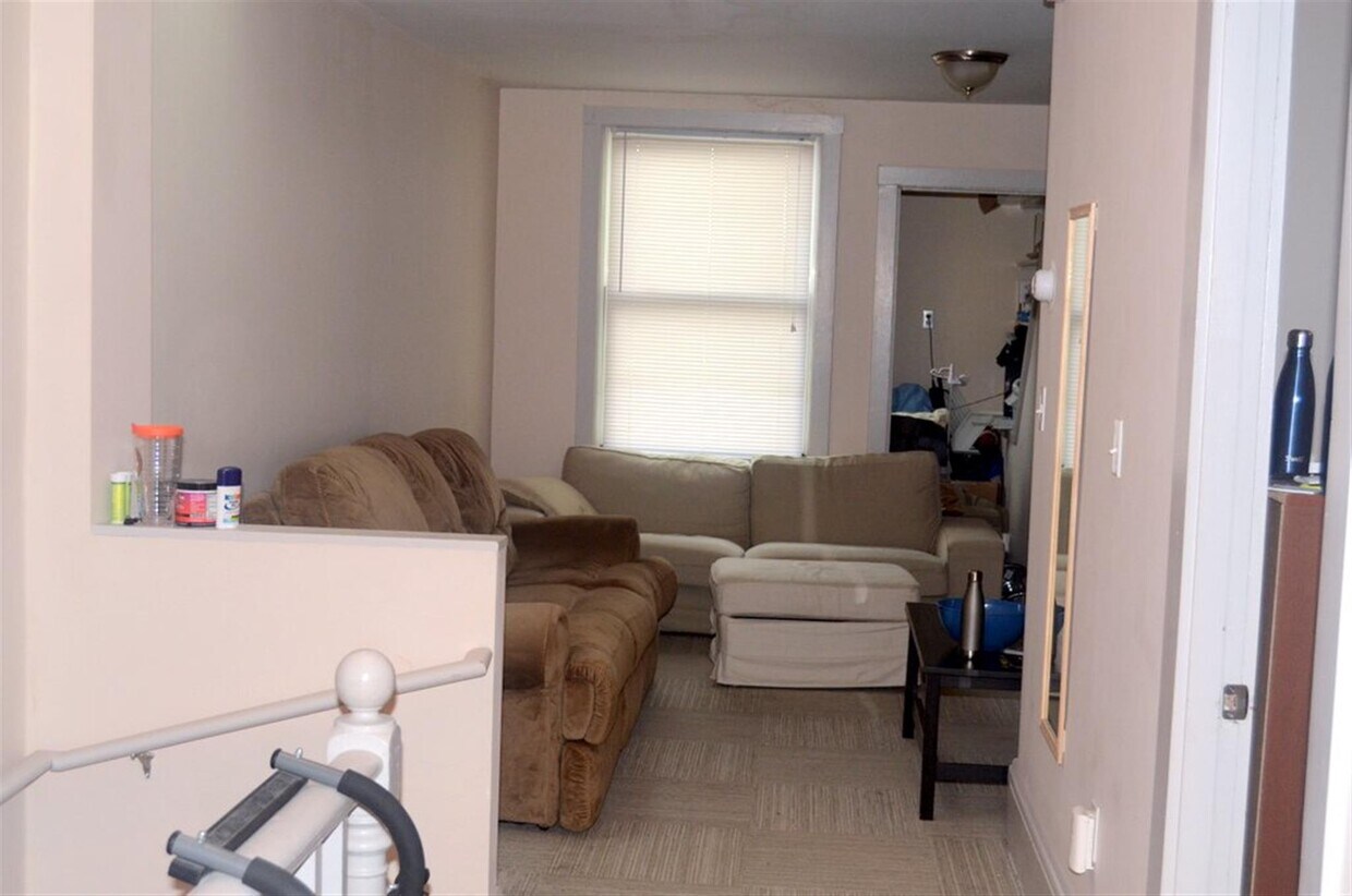 Primary Photo - 105 Winter St
