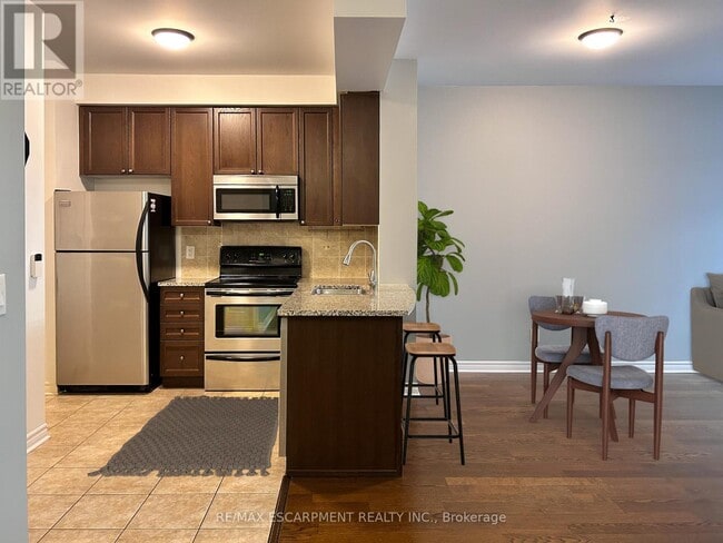 Building Photo - 2391 Central Park Dr
