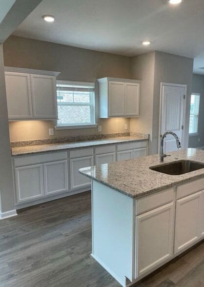 Foto del edificio - 737 Rex Dr