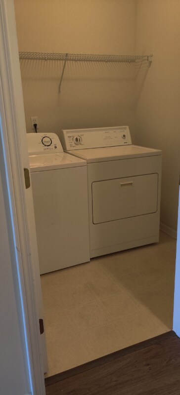 Foto del edificio - 8573 Springtree Road