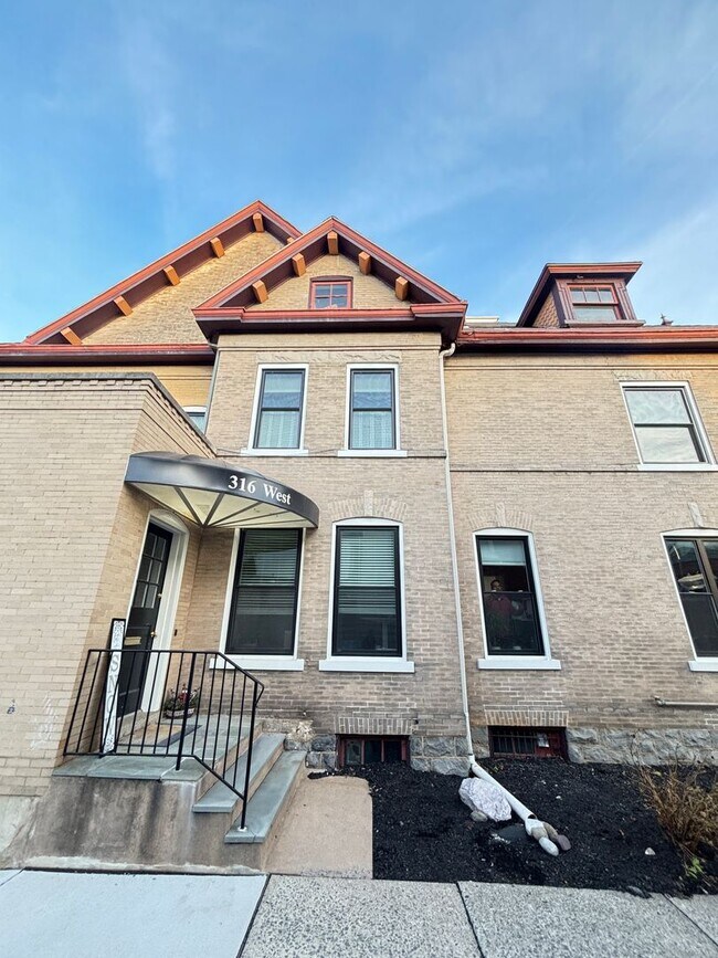 Foto del edificio - 316 W Broad St