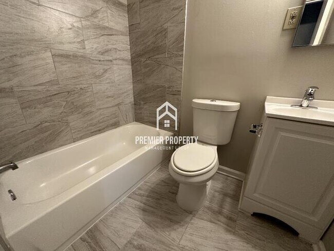 Foto del edificio - 5569 Loch Lomond Rd