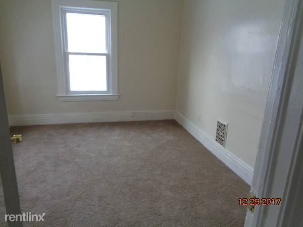 Building Photo - 1 br, 1 bath Apartment - 431 Lake Ave
