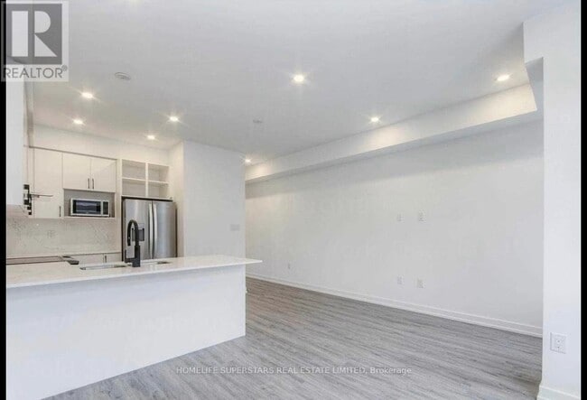 Building Photo - 70 Dalhousie St