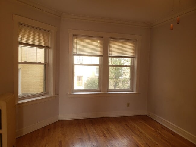 Building Photo - 4402 N Rockwell St